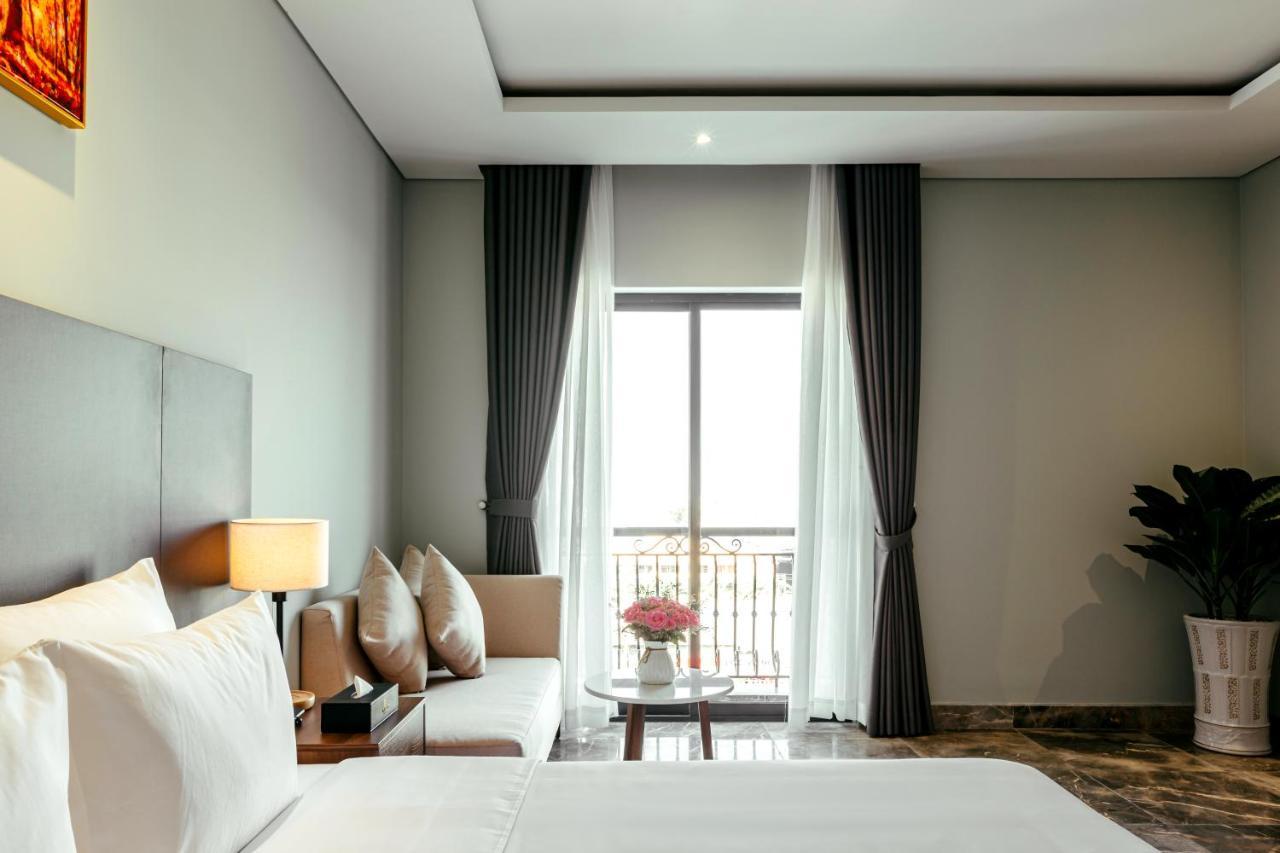 Phu Thang Grand Hotel Duc Hoa Bagian luar foto