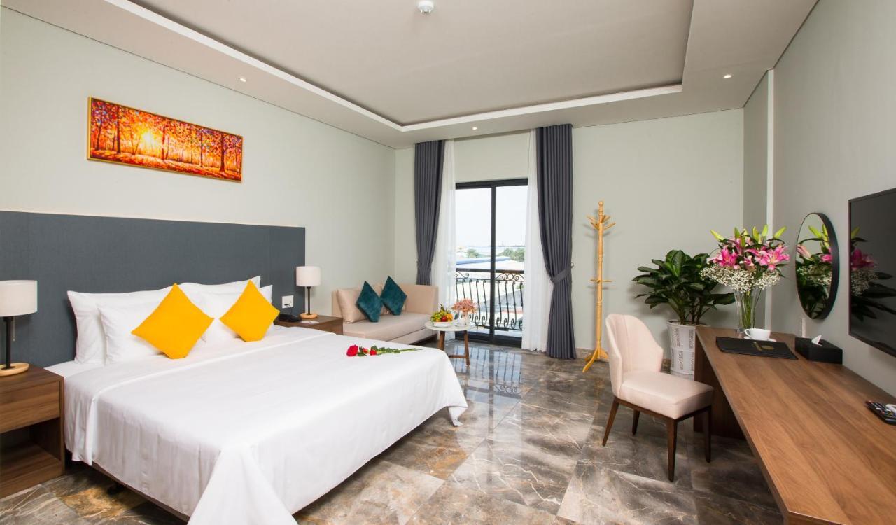Phu Thang Grand Hotel Duc Hoa Bagian luar foto
