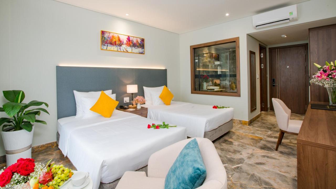Phu Thang Grand Hotel Duc Hoa Bagian luar foto