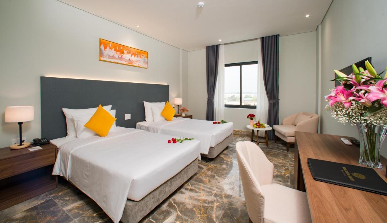 Phu Thang Grand Hotel Duc Hoa Bagian luar foto