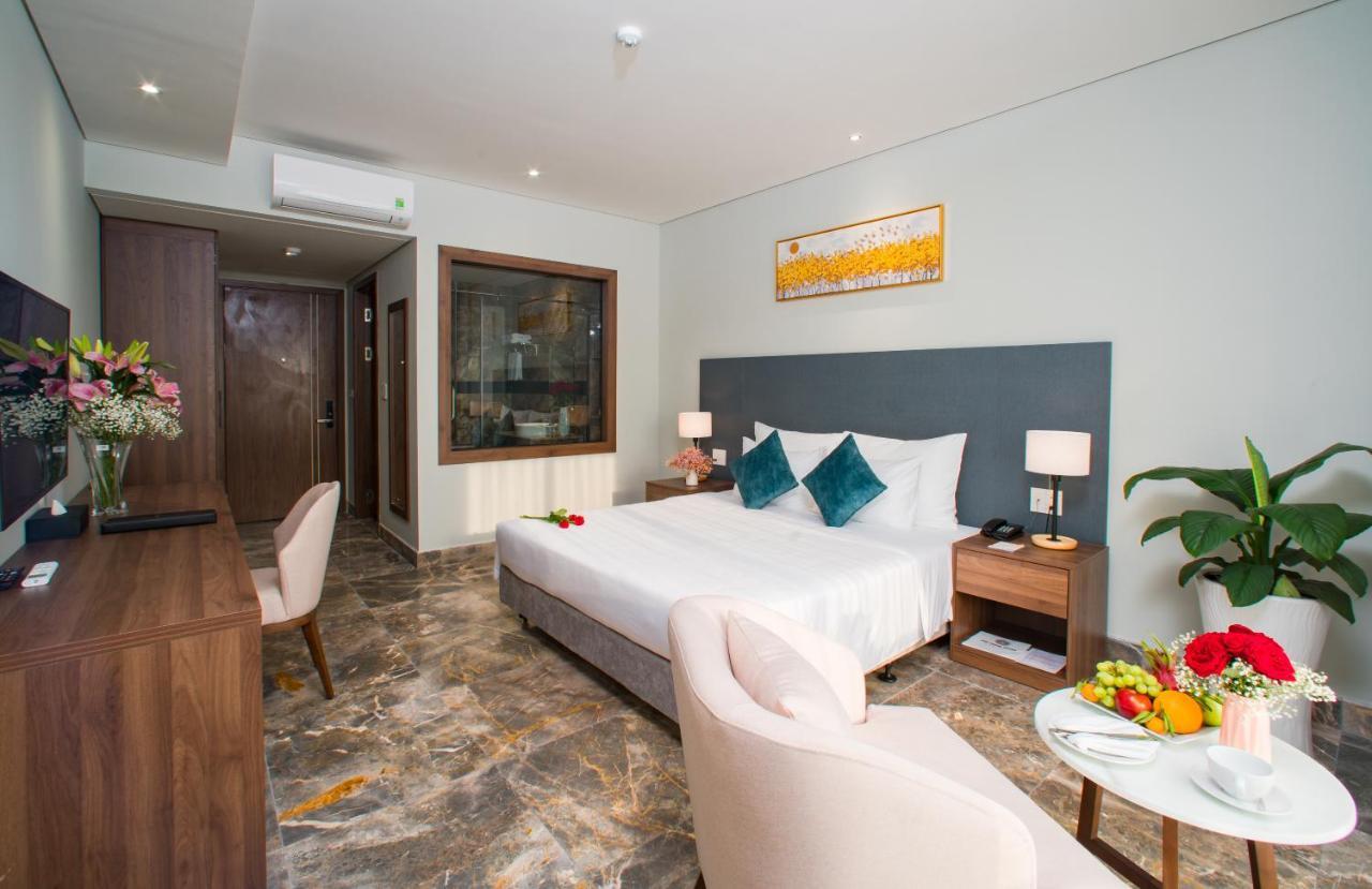 Phu Thang Grand Hotel Duc Hoa Bagian luar foto