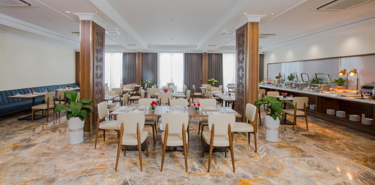 Phu Thang Grand Hotel Duc Hoa Bagian luar foto