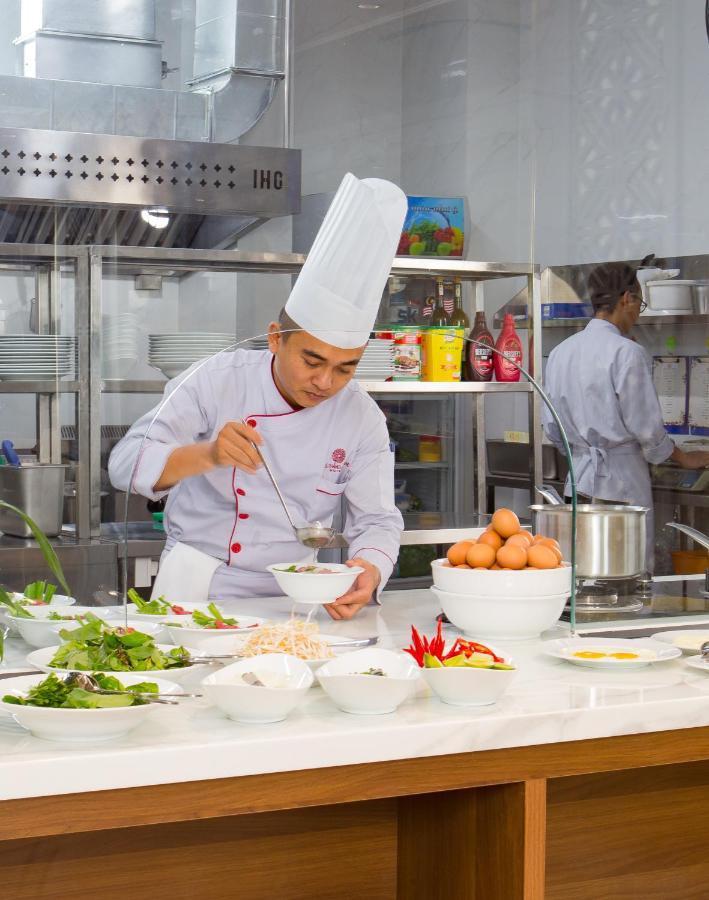 Phu Thang Grand Hotel Duc Hoa Bagian luar foto